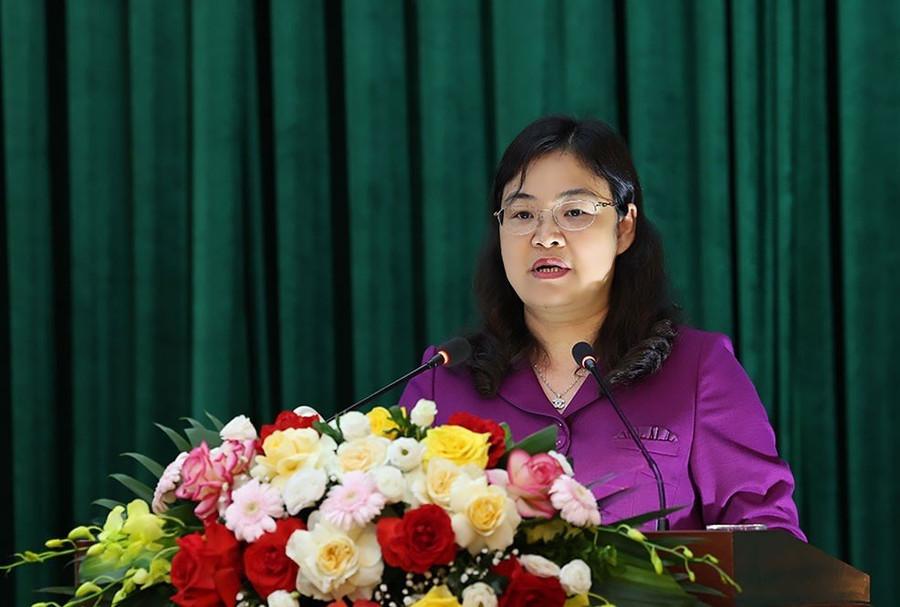 Bà Hà Lan Anh – Phó Chủ tịch UBND tỉnh Ninh Bình tại Hội nghị tổng kết năm học 2024-2025. dewatermarkai-1756269045531.jpg