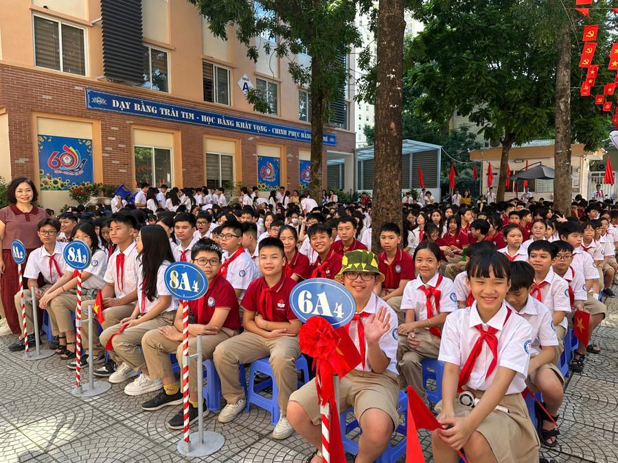 Học sinh phấn khởi chuẩn bị cho năm học mới. Ảnh NC. ngoc-lam-6.jpg