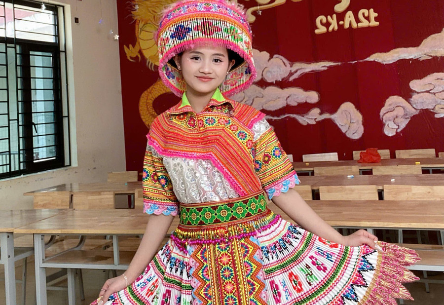 Sinh viên Giàng Hồng Chuyên nỗ lực trở thành thủ khoa Phân hiệu Đại học Thái Nguyên tại tỉnh Hà Giang.