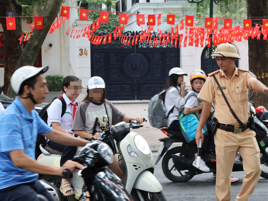 CSGT xử lý vi phạm TTATGT.