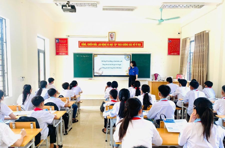 Trường THCS Bản Nguyên ứng dụng công nghệ thông tin trong dạy và học.