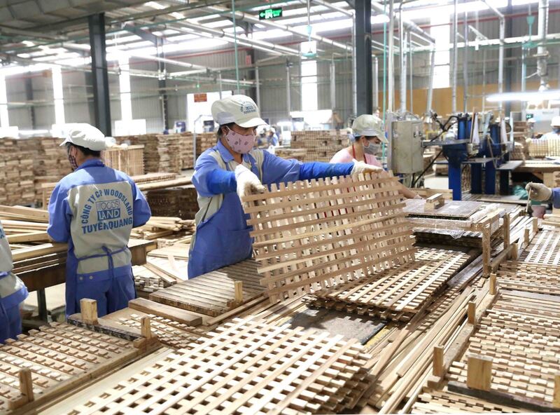Công tác cảnh báo sớm ngày càng đóng vai trò quan trọng đối với doanh nghiệp. Ảnh: TTXVN