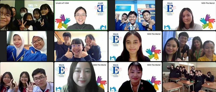 Học sinh Trường THCS Trần Bích San (Nam Định, Ninh Bình) hào hứng tham gia lớp học xuyên biên giới. z7022703242449-3beccb852882d42867008fe51a5a08cf.jpg