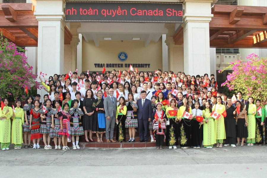 Đại học Thái Nguyên thu hút đông đảo sinh viên. img-1999.jpg