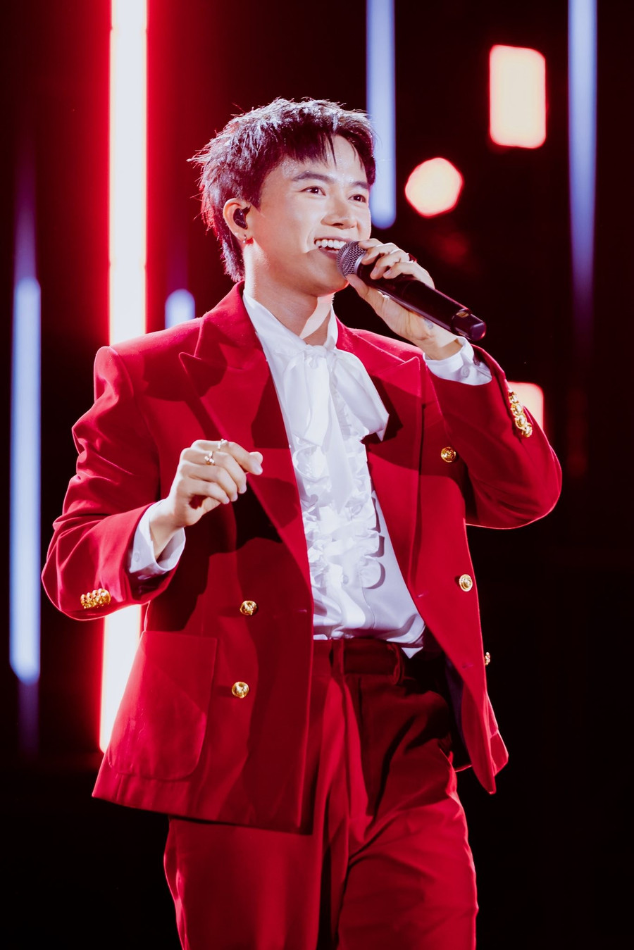 Nhạc sĩ, ca sĩ Bùi Công Nam. bui-cong-nam.jpg