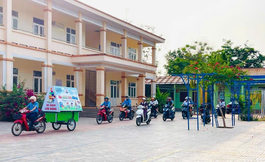 chuyen-xe-tri-thuc1.jpg