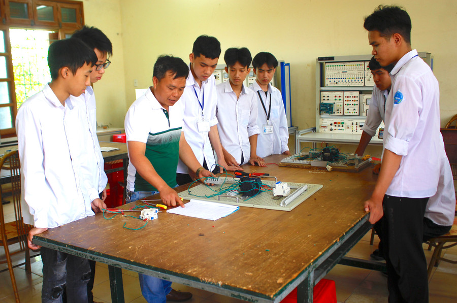 Giờ thực hành của sinh viên Trường Cao đẳng nghề Thái Bình.