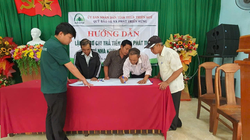 Tập huấn về lập hồ sơ chi trả tiền ERPA tại thành phố Huế. Ảnh Quỹ BV&PTR thành phố Huế