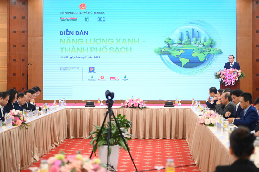 Quang cảnh diễn đàn.