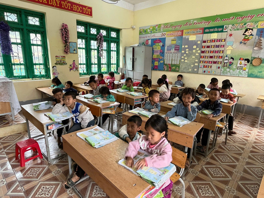 Công tác giáo dục luôn được ưu tiên chăm lo. suc-song-muong-pon-2.jpg