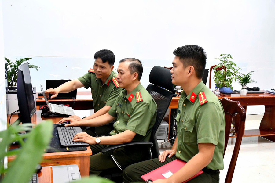 Công an Đà Nẵng dùng mạng xã hội để tuyên truyền, phổ biến pháp luật đến người dân.