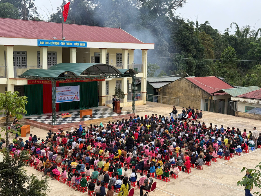 Một buổi sinh hoạt ngoại khóa của nhà trường. ta-phin-1.jpg