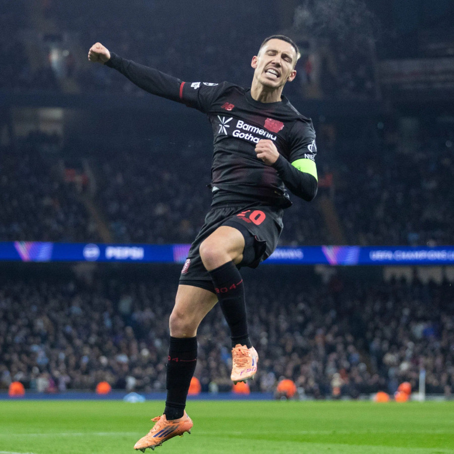 Alejandro Grimaldo ăn mừng bàn mở tỷ số cho đại diện Đức. 2.jpg