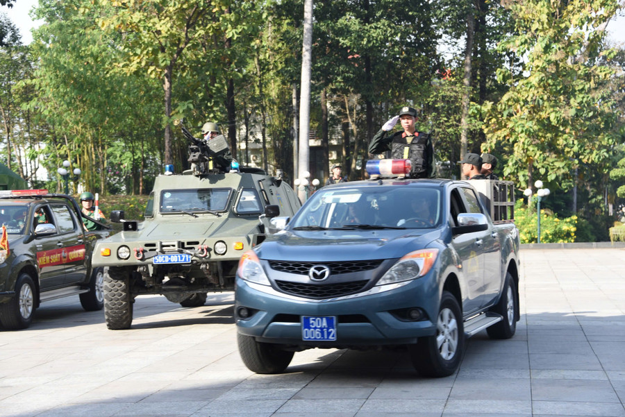 Xe đặc chủng của Công an TPHCM tại lễ ra quân. Ảnh: Phúc Uyên 0e3688f5ed8a62d43b9b.jpg