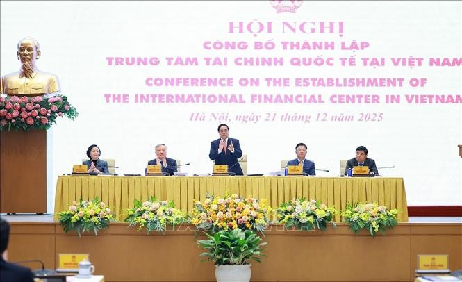 Thủ tướng Phạm Minh Chính chủ trì Hội nghị công bố thành lập Trung tâm Tài chính quốc tế tại Việt Nam. Ảnh: Dương Giang/TTXVN thu-tuong-7.jpg