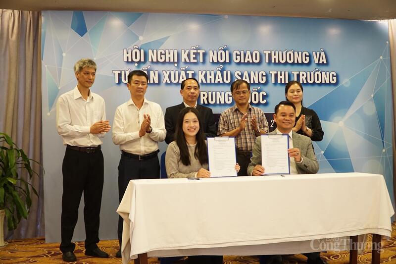 MISS EDE Đắk Lắk ký hợp tác với Công ty TNHH IMEX NEWS. Ảnh: Vũ Long