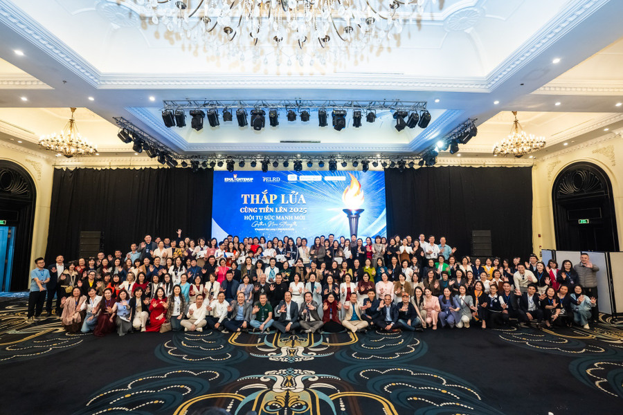 Hội thảo “Thắp lửa cùng tiến lên