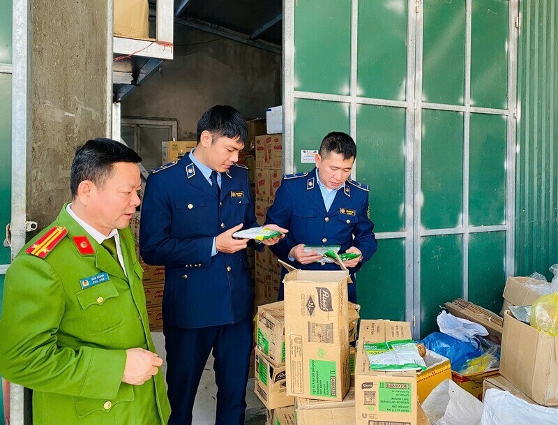 Bộ Công Thương tăng cường kiểm soát thị trường Tết năm 2026. Ảnh: Bùi Chung