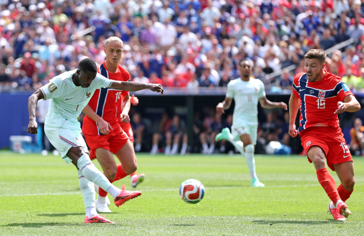 Dembele có một ngày tỏa sáng trước Na Uy. Ảnh: FIFA
