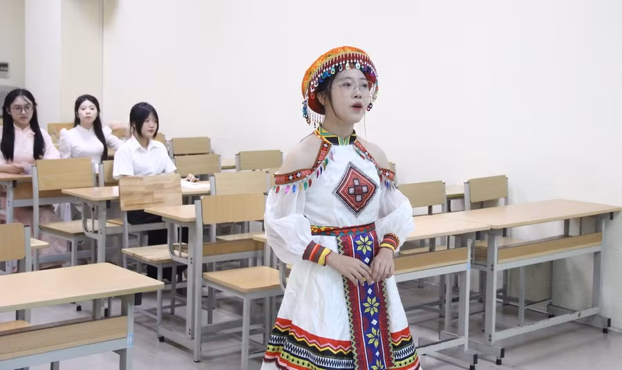 Thí sinh dự thi năng khiếu vào ngành Giáo dục mầm non, Trường ĐH Sư phạm Hà Nội.