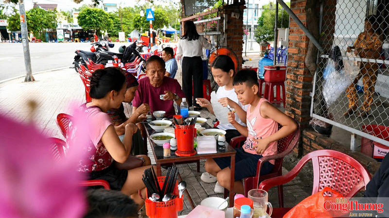 Với người dân Quảng Ngãi, don là món ăn đặc sản gần gũi đời sống nhất