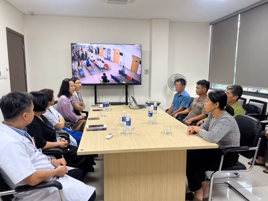 Quang cảnh buổi làm việc.