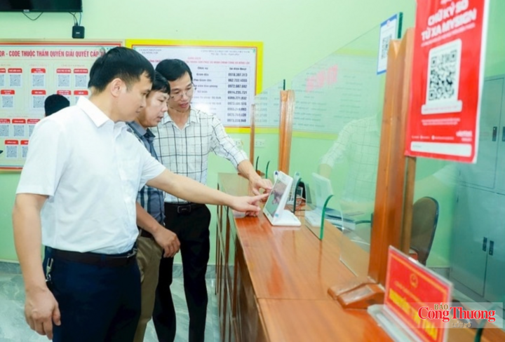 Cán bộ, công chức cấp xã hiện đảm nhận nhiều công việc và yêu cầu về chuyên môn, nghiệp vụ, thái độ phục vụ ngày càng cao hơn.