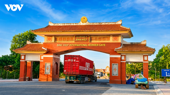 Thương mại biên giới luôn là trụ cột xuất khẩu của Tây Ninh
