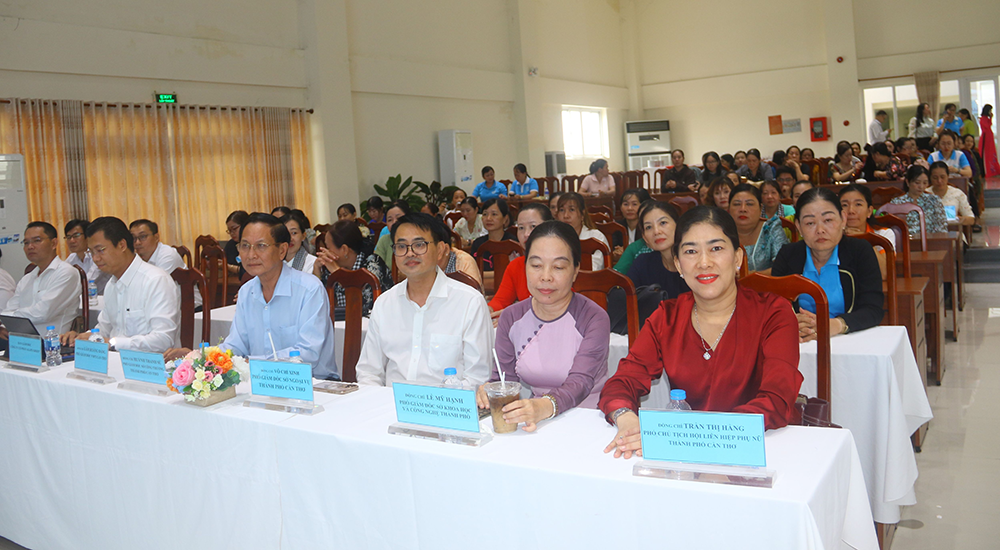 Các đại biểu tham dự hội thảo