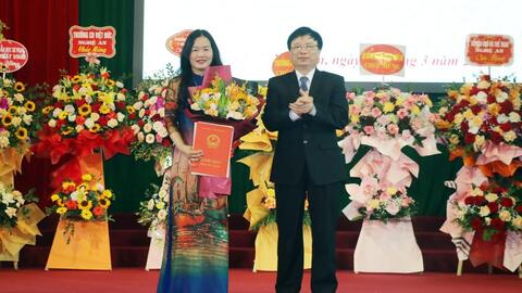 Trao quyết định bổ nhiệm Phó hiệu trưởng Trường Cao đẳng Sư phạm Nghệ An
