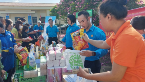 "Xe siêu thị đoàn viên Công đoàn” hỗ trợ đoàn viên Công đoàn ngành Dệt - May Hà Nội