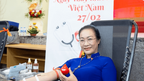 Gần 300 đơn vị máu được tiếp nhận tại chương trình "Blouse trắng - trái tim hồng”