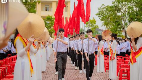 Lắng nghe và chia sẻ để xây dựng trường học hạnh phúc