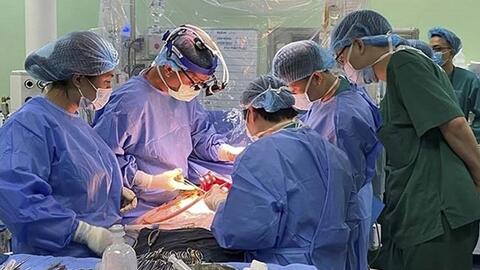 TP.HCM: Cắt bỏ khối u bít tắc khí quản, kịp thời cứu sống bệnh nhân