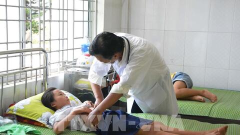 Nhiều học sinh Trường Tiểu học Kim Giang nghi bị ngộ độc sau khi đi tham quan