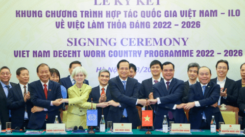 Hướng tới việc làm bền vững và thỏa đáng cho tất cả mọi người