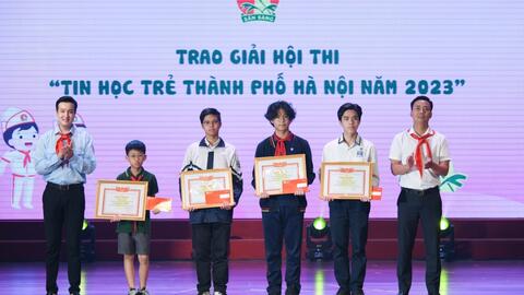 Hà Nội: 10 thiếu nhi tiêu biểu nhận “Giải thưởng 15 tháng 5”