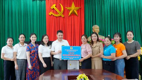 Cùng các cấp Công đoàn chăm lo cho đoàn viên trong Tháng Công nhân
