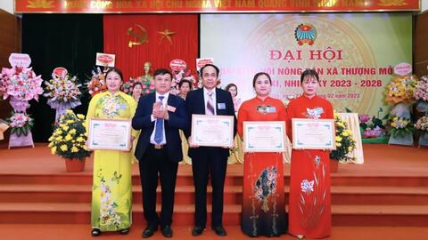 Người nông dân tích cực trong công tác giảm nghèo, xây dựng nông thôn mới
