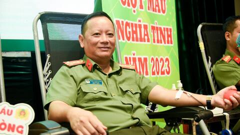 Gần 3.000 cán bộ, chiến sĩ Công an Hà Nội hưởng ứng hành trình "Giọt máu nghĩa tình 2023"