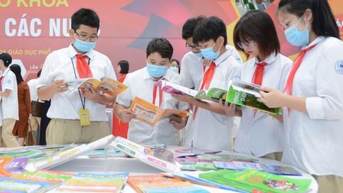 Không để giá sách giáo khoa tăng bất hợp lý trước khai giảng năm học mới