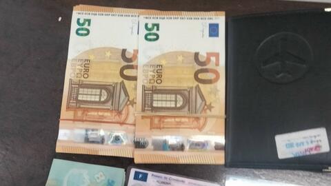 Trả lại gần 50 triệu đồng cho hành khách nước ngoài bỏ quên trên tàu
