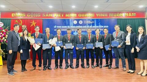 Các kỹ sư ASEAN thuộc EVNHCMC được VUSTA vinh danh