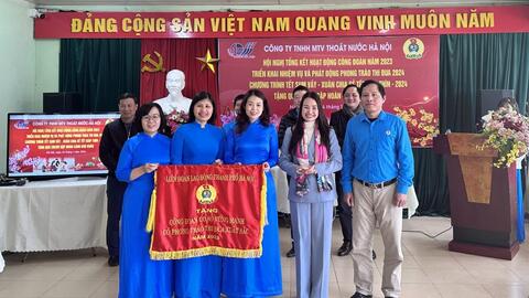 Công đoàn Công ty Thoát nước Hà Nội chăm lo người lao động nhân dịp Tết Nguyên đán