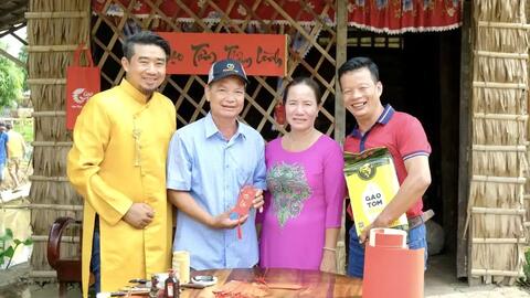 Sôi động gạo ra chợ Tết 
