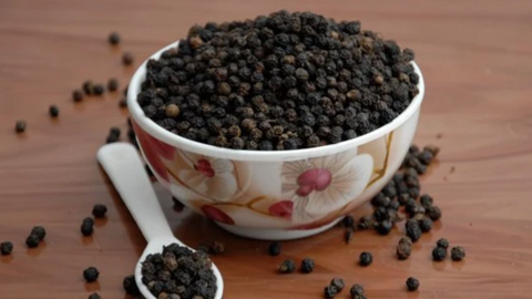 Giá tiêu tăng "khủng", gần chạm mốc 150.000 đồng/kg