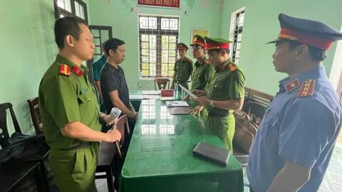 Nhân viên cửa hàng The Blues chiếm đoạt hơn 790 triệu đồng