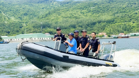 Hải quan tăng cường chống buôn lậu và hàng giả tại miền Trung