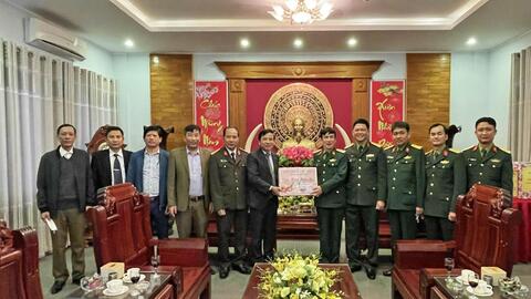 Phó Chủ tịch HĐND tỉnh tặng quà Tết tại huyện Nam Đàn và Hưng Nguyên