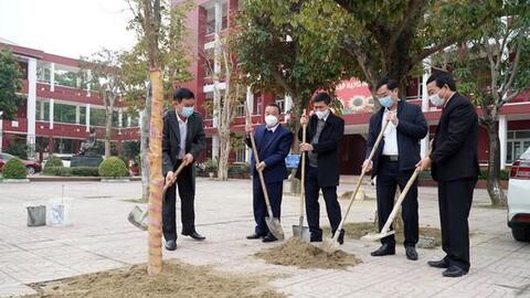 Ngành Giáo dục phát động Tết trồng cây gắn với xây dựng trường học xanh, sạch, đẹp